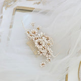 daisy hair comb for bride. white flower hair piece for wedding. bridal hair accessory