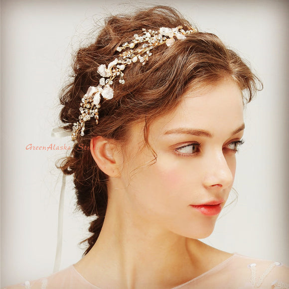 Trending Bridal Hairdos With Pearl Hair Accessories to add charm!