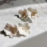 floral hairpiece for wedding, ivory white flower hair comb, white flower hair piece for wedding, hairpiece for bridesmaid, hair pins for brides