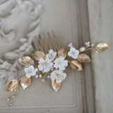 Ivory white clay Flower Hair comb, Clay Floral Hairpiece, White Bridal Hair comb, bridesmaid hairpiece