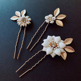 boho white Flower Hair pins set, Set of flower hair pins, Wedding flower hair clip, White wedding Flower hair piece, White flower hair pins for bridesmaid